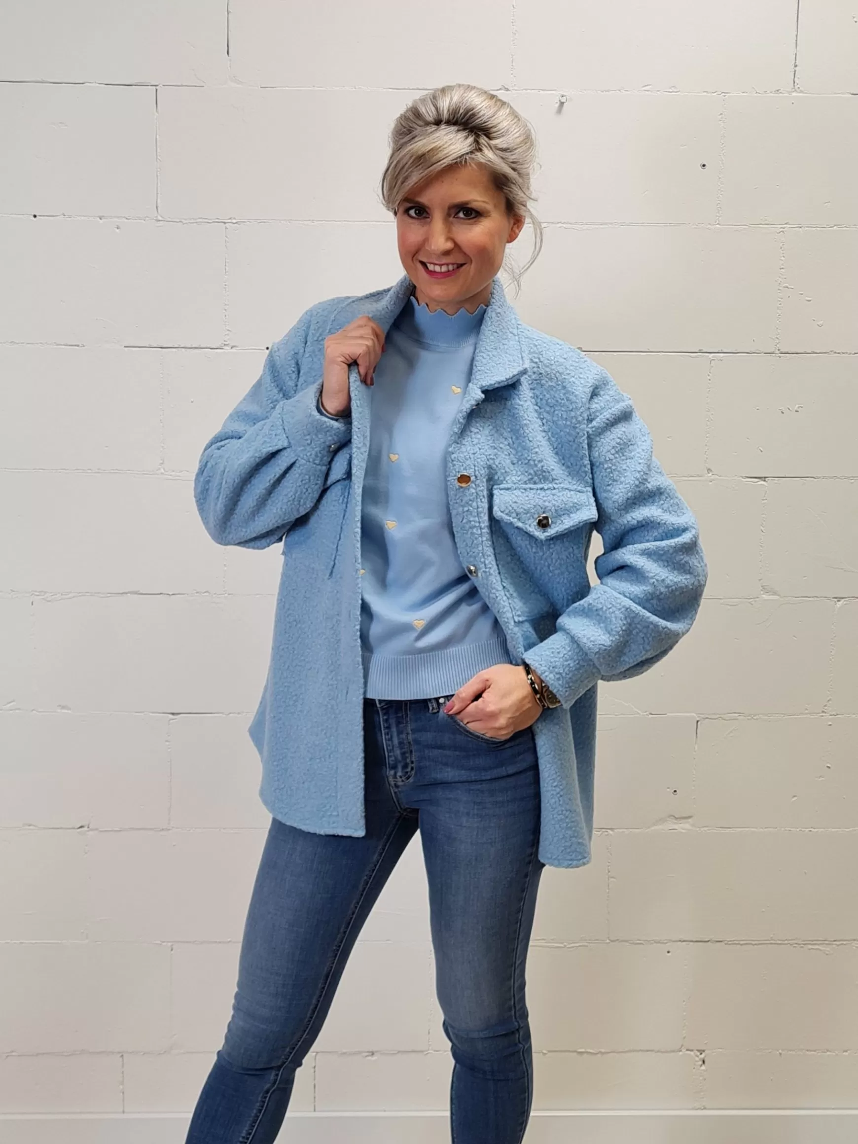 Trendz Boucle Shacket Lichtblauw Sale