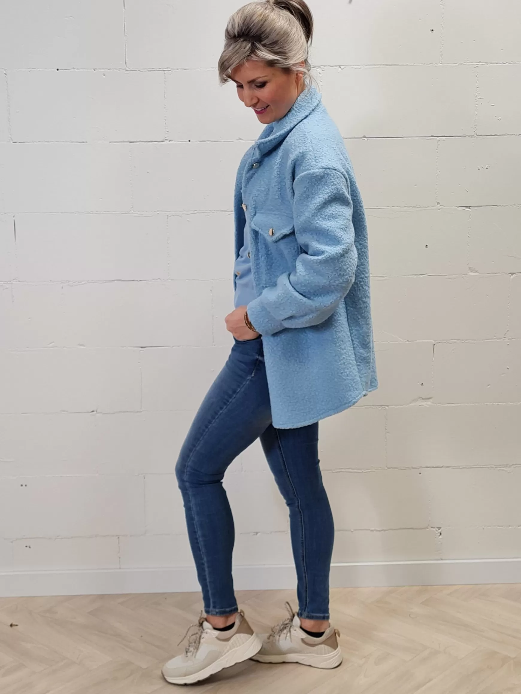Trendz Boucle Shacket Lichtblauw Sale