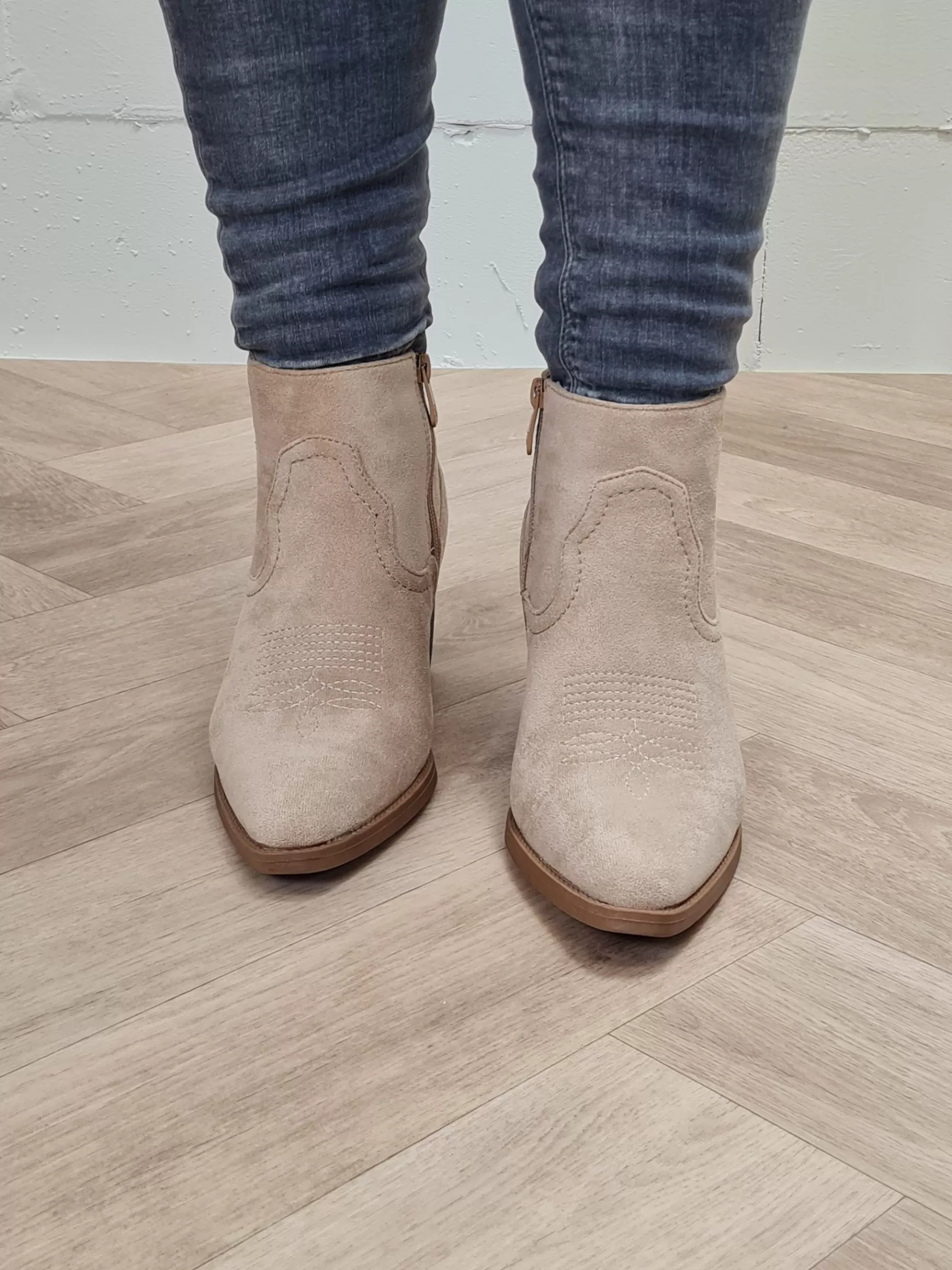 Trendz Enkellaarsje Beige Suede Kiki Cheap