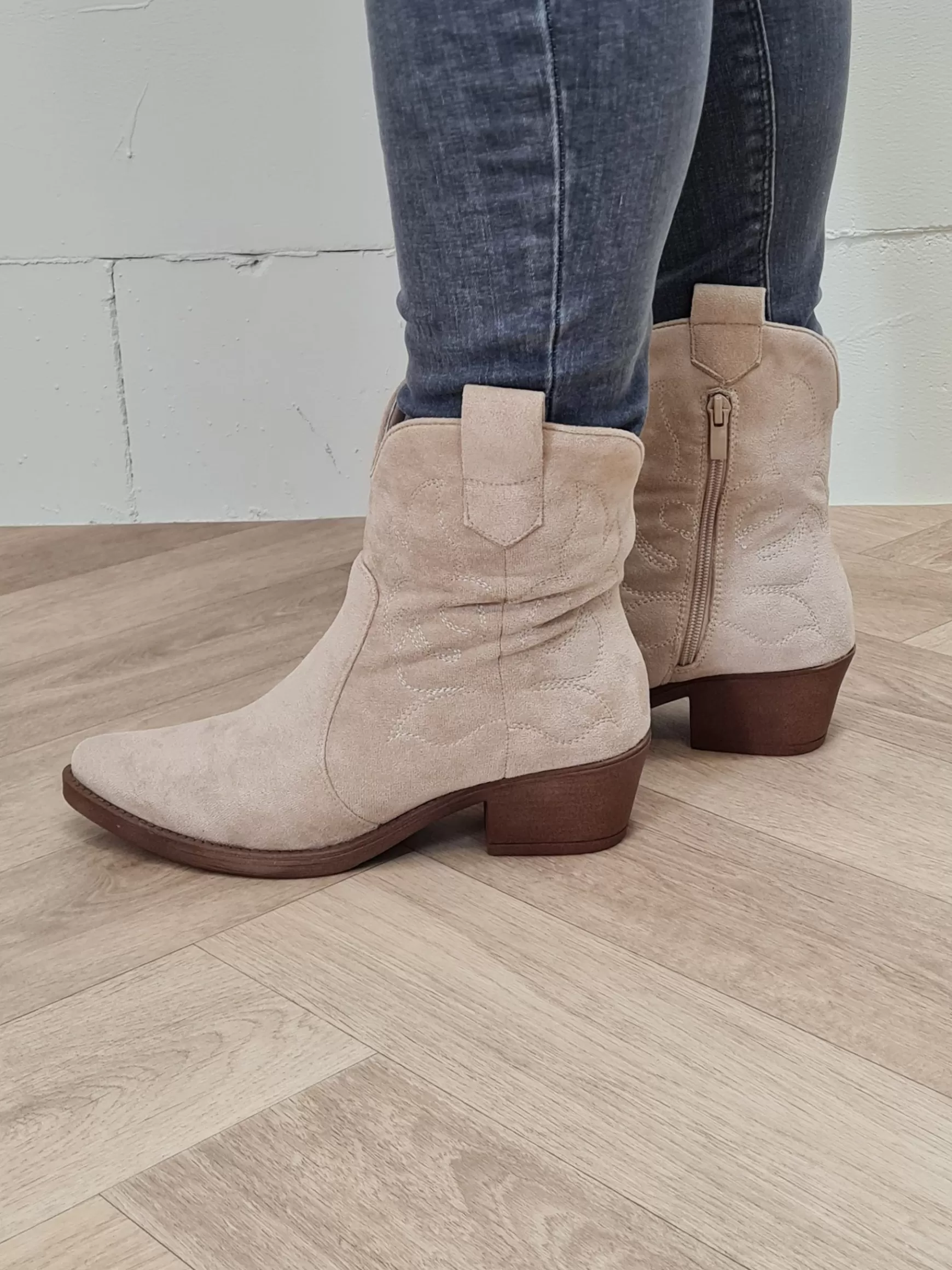 Trendz Enkellaarsje Beige Suede Zoe Sale