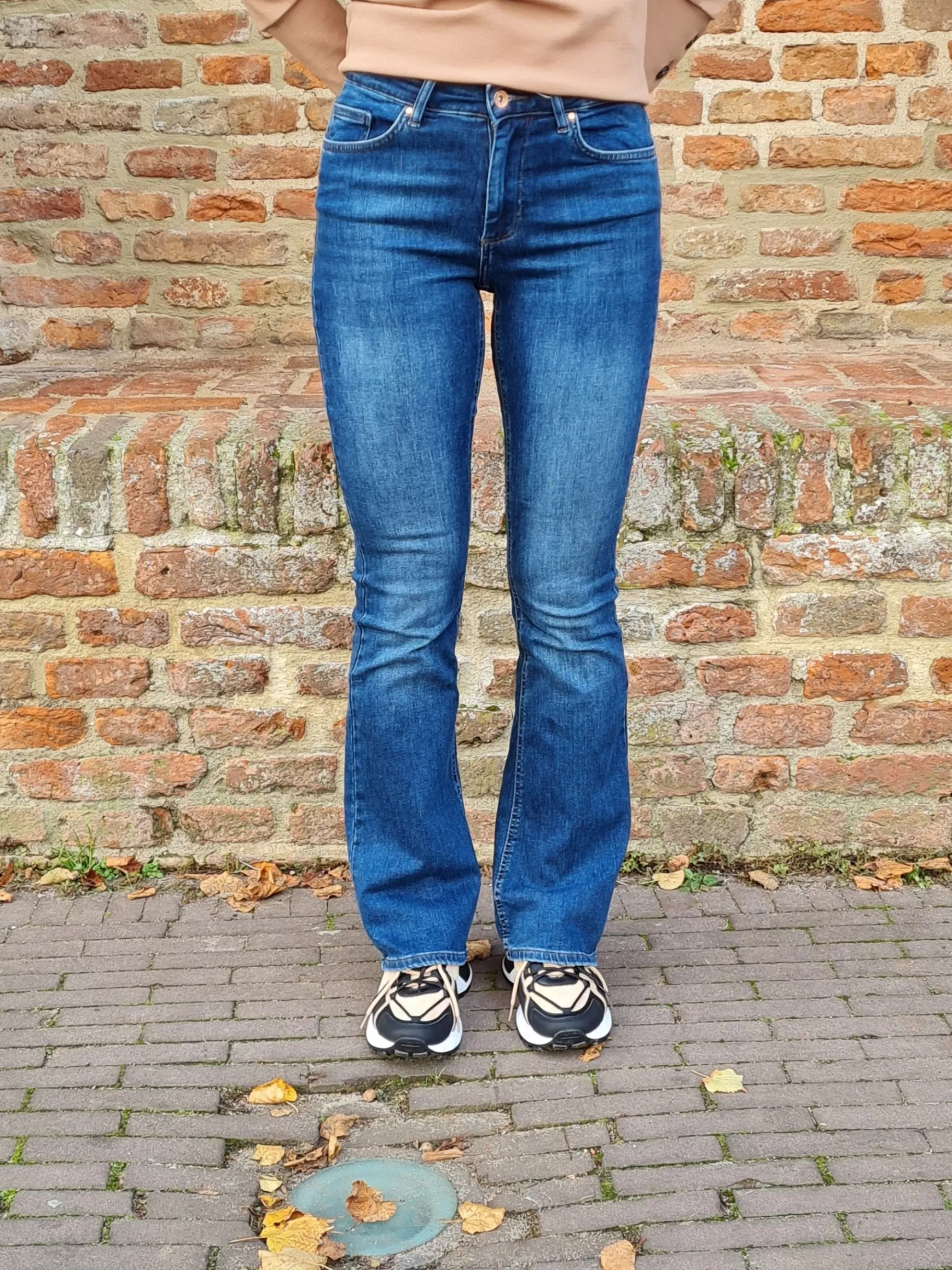 Trendz Flared Jeans Blush Dark Blue (Lengtemaat 32) Cheap