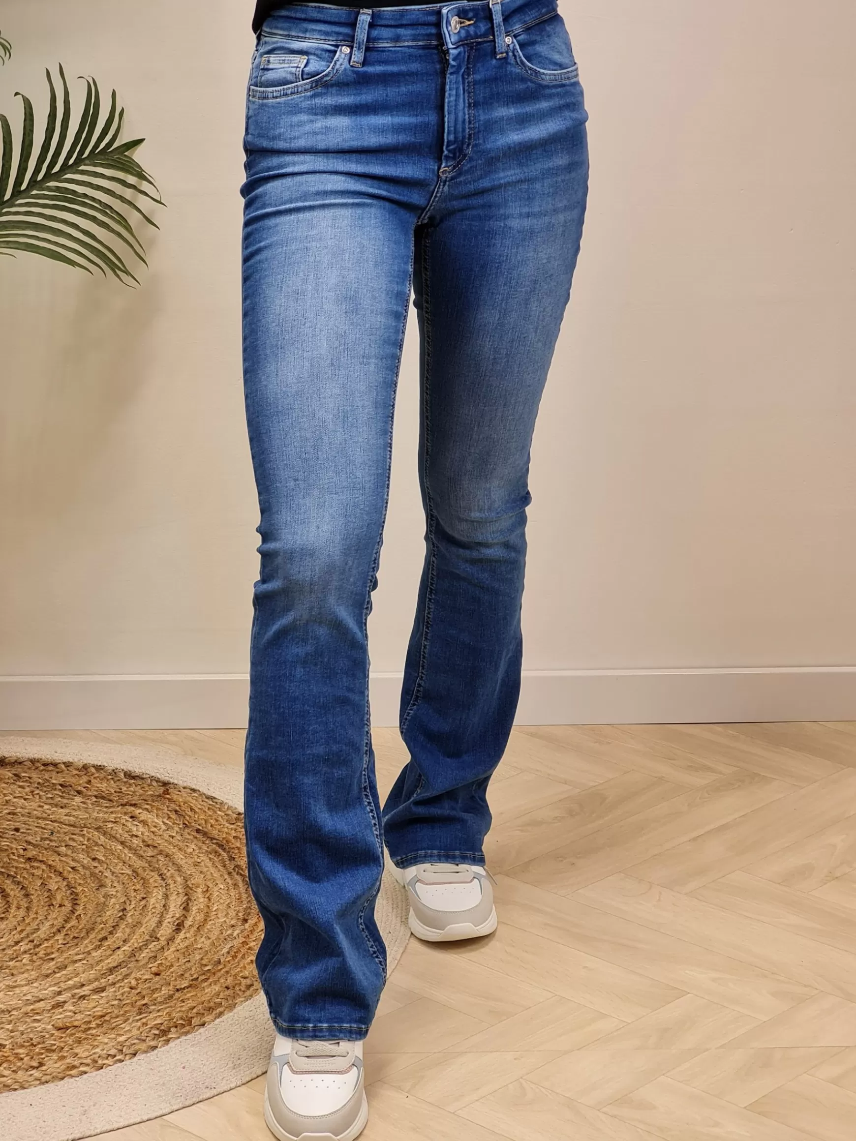 Trendz Flared Jeans Medium Blue (Lengtemaat 30) Shop