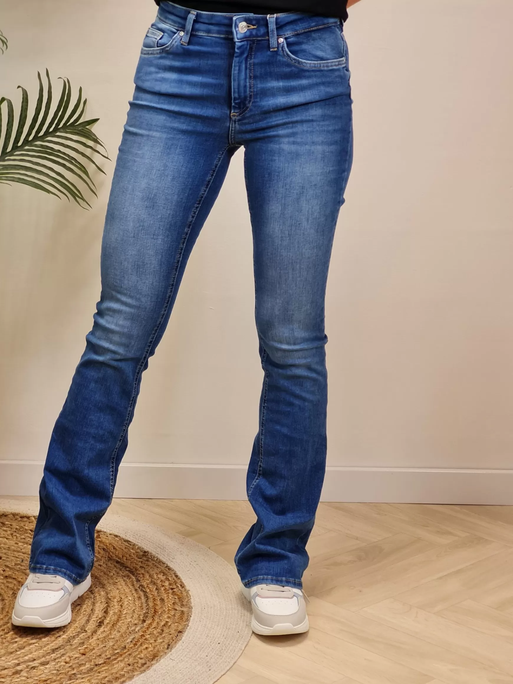 Trendz Flared Jeans Medium Blue (Lengtemaat 30) Shop