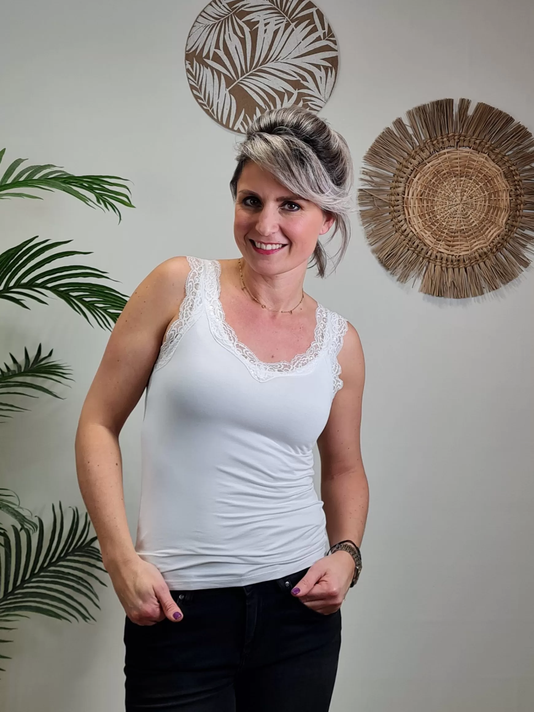 Trendz Kanten Top Basic White Flash Sale
