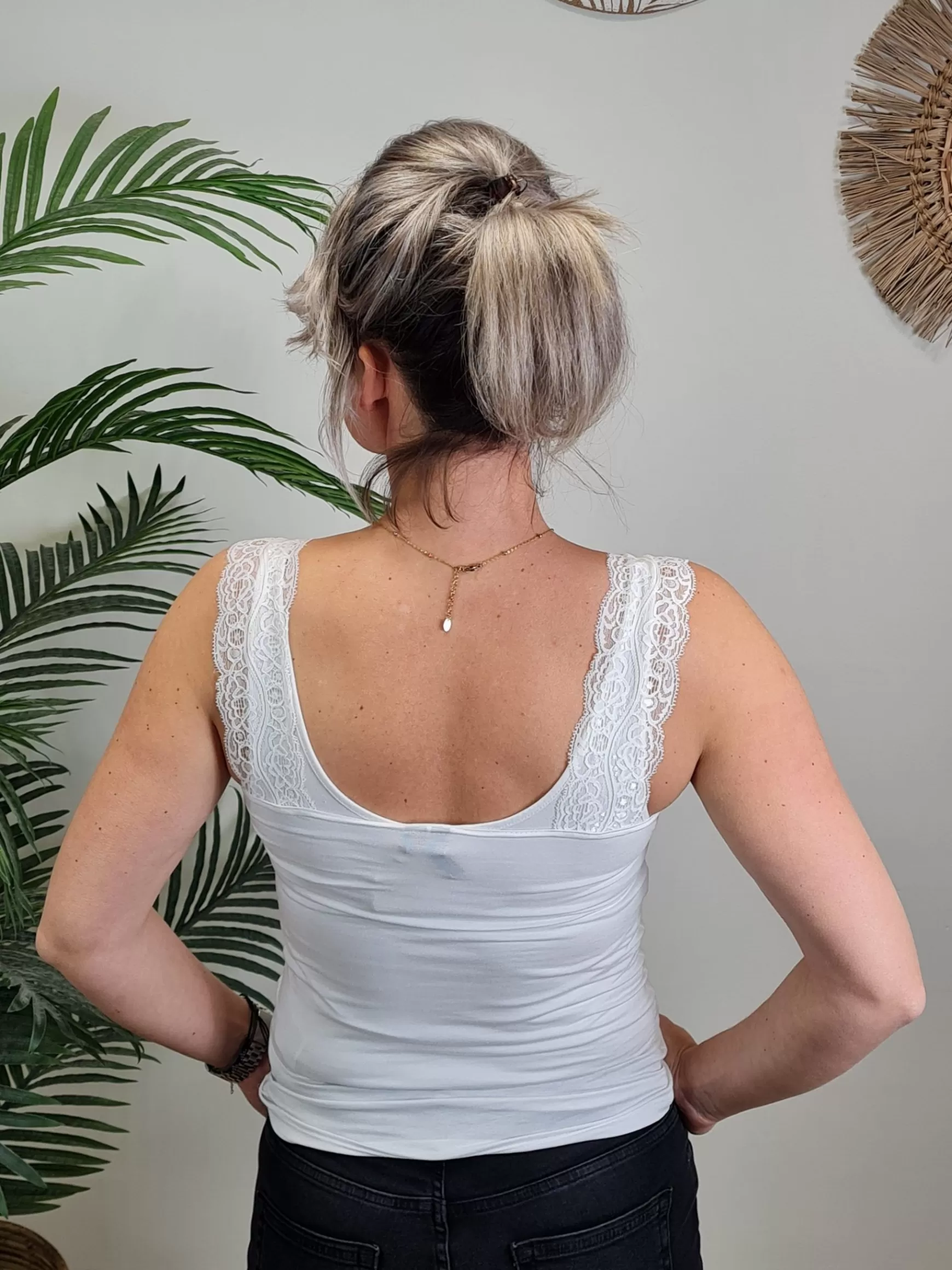 Trendz Kanten Top Basic White Flash Sale
