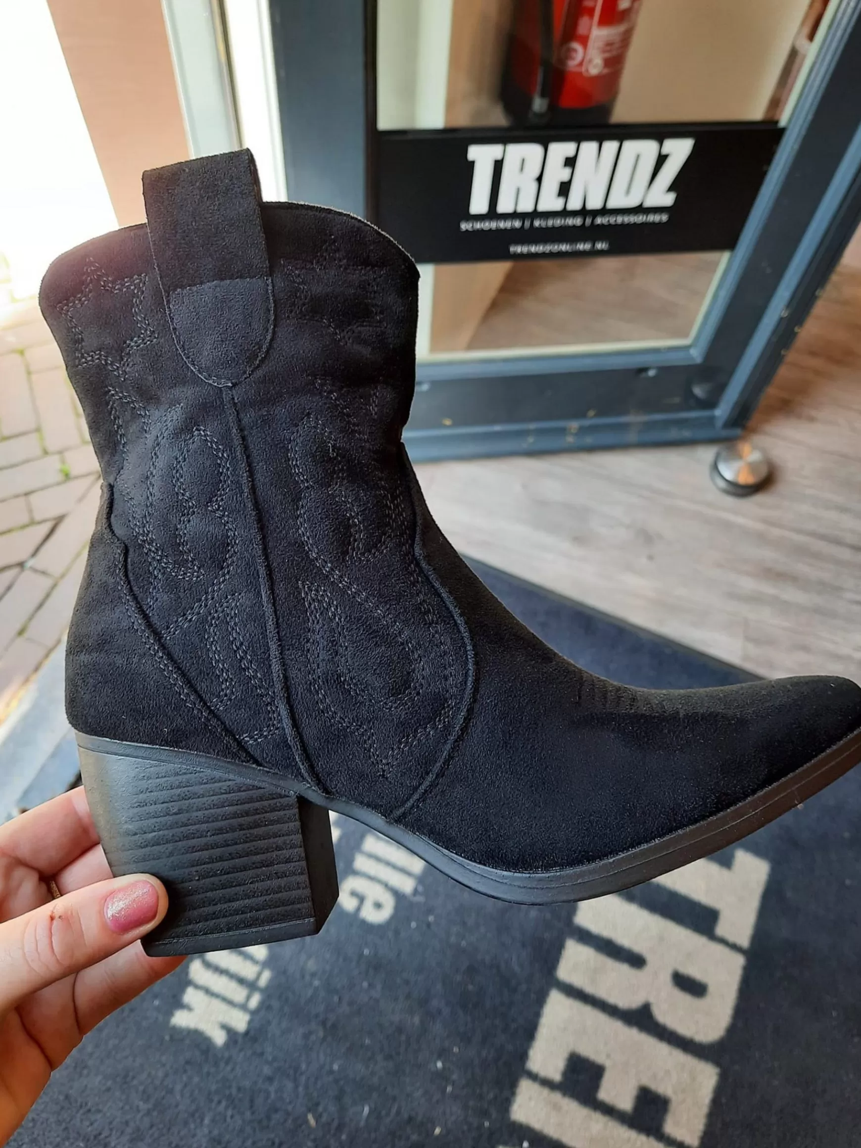Trendz Laarsje Alice Zwart Cheap