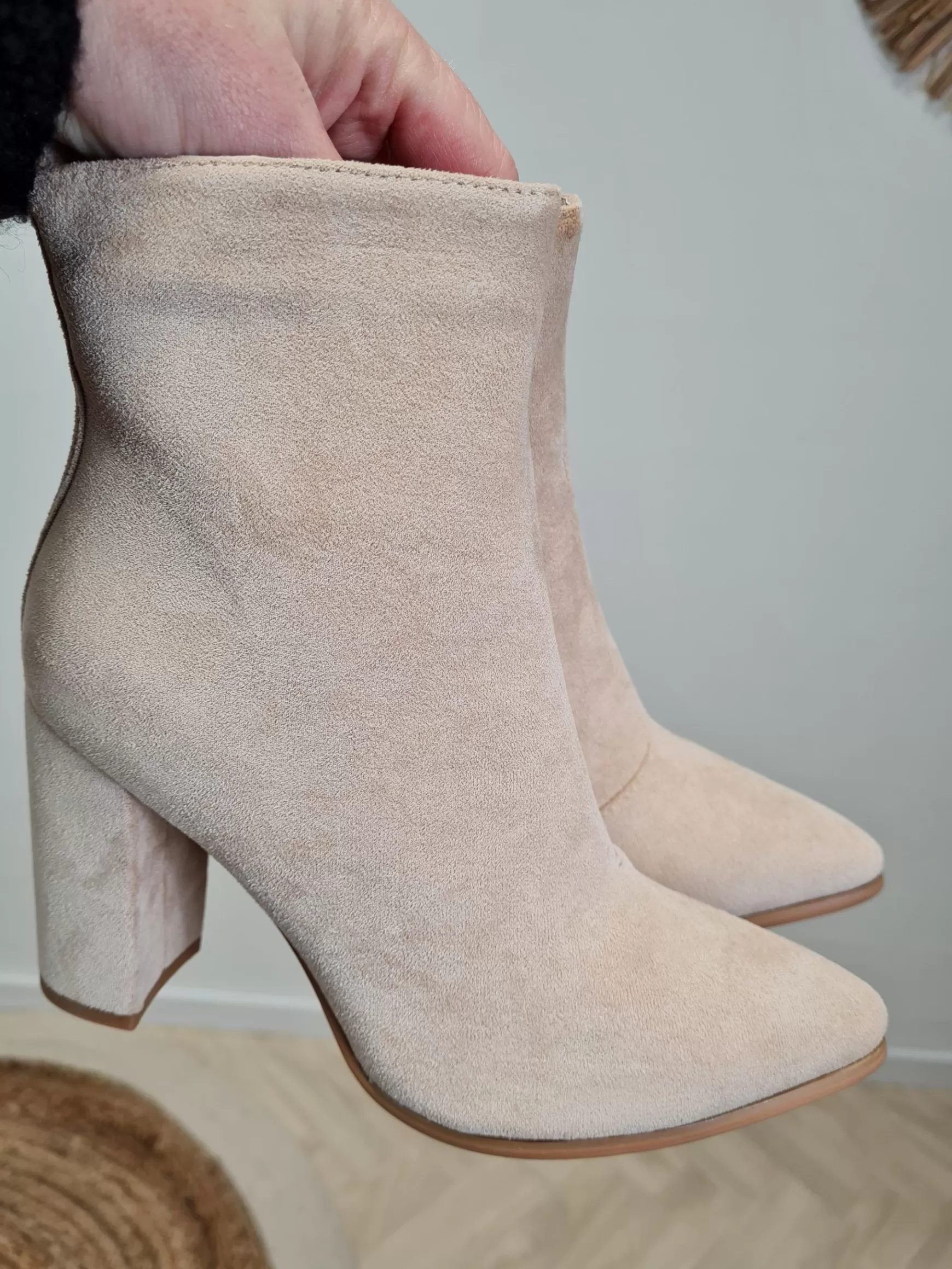 Trendz Laarsje Suzan Suede Beige Hot
