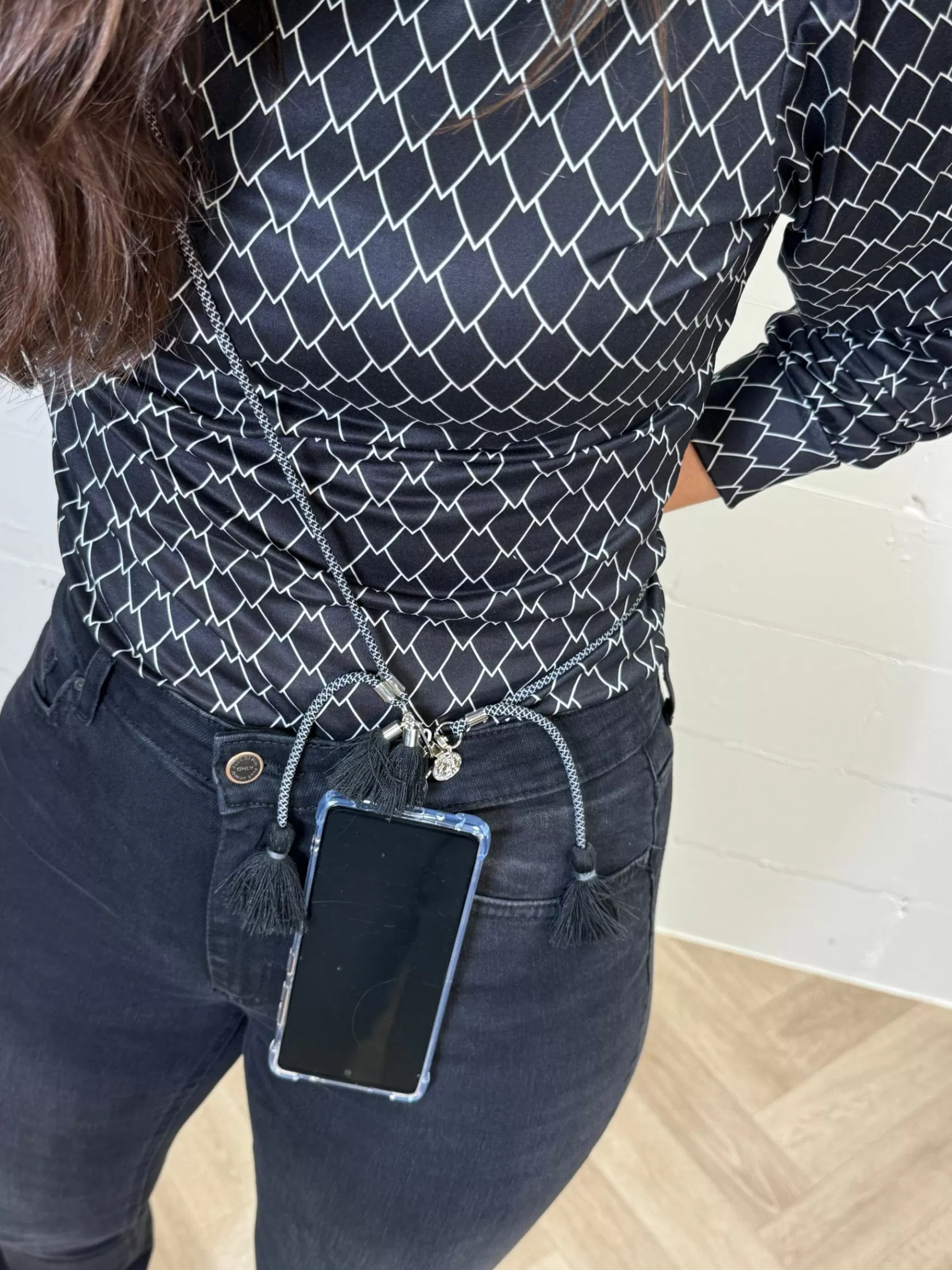 Trendz Telefoonkoord Zwart Reflectie (Met Kwastjes) Sale
