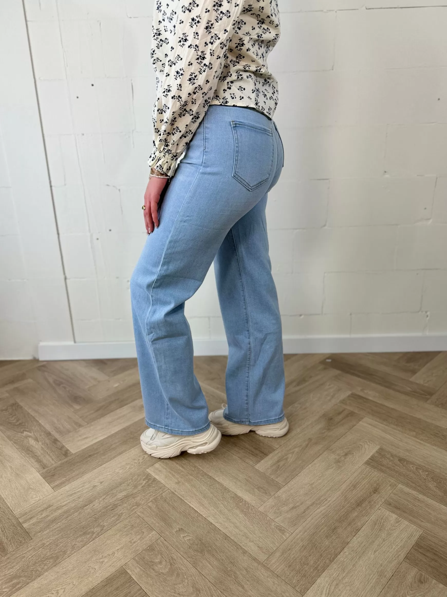 Trendz Wide Jeans Goodies Clearance
